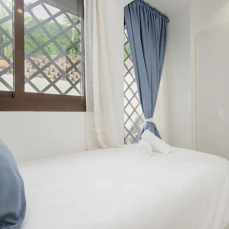 Apartment Cozy Apartment, With Mountain Views And Large Private Terrace, On The Golden Mile,