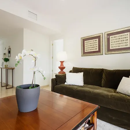 Apartment Cozy Apartment, With Mountain Views And Large Private Terrace, On The Golden Mile, Marbella